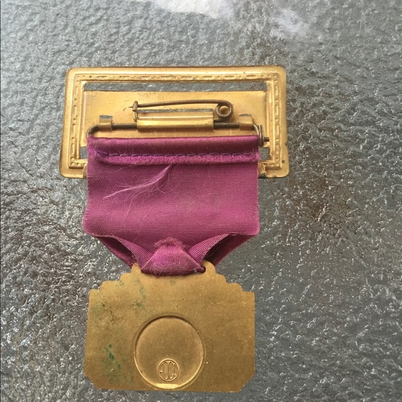 1951 Lions Club Pin - Picture 4 of 4